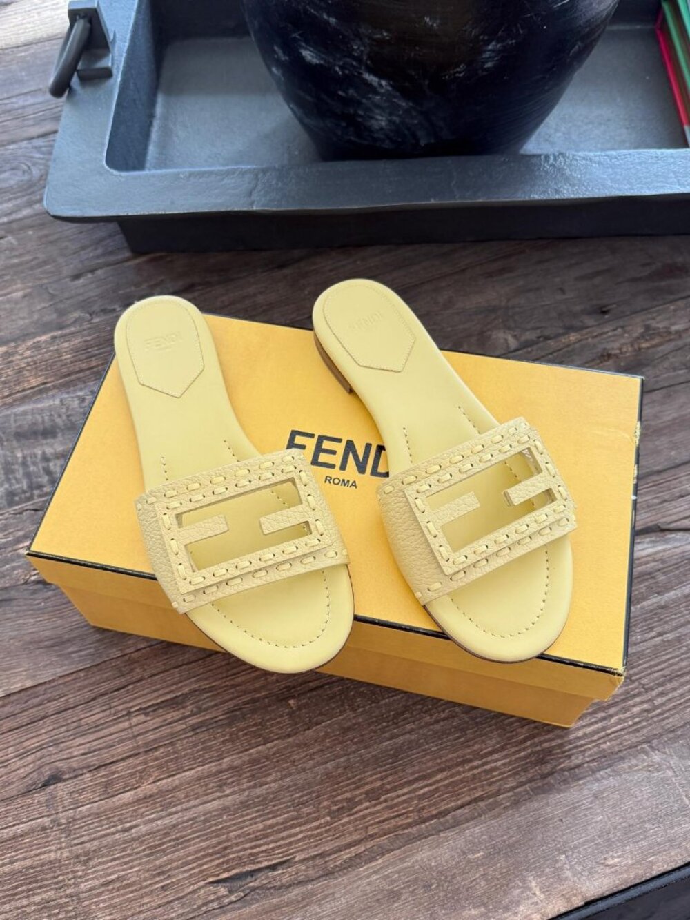 NEW Fendi Women's Baguette FF Leather Flat Slide Sandals Yellow 36.5 ( 6.5 )